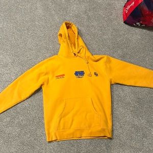 “Heaven belongs to you tour” hoodie size men’s M